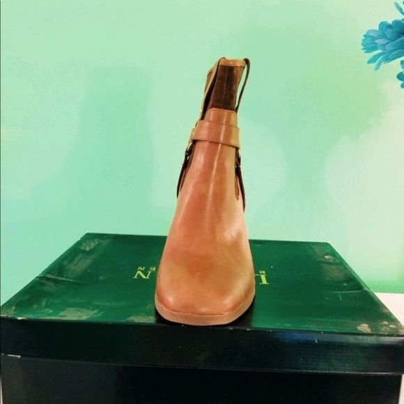 Ralph Lauren boots - Picture 2 of 7